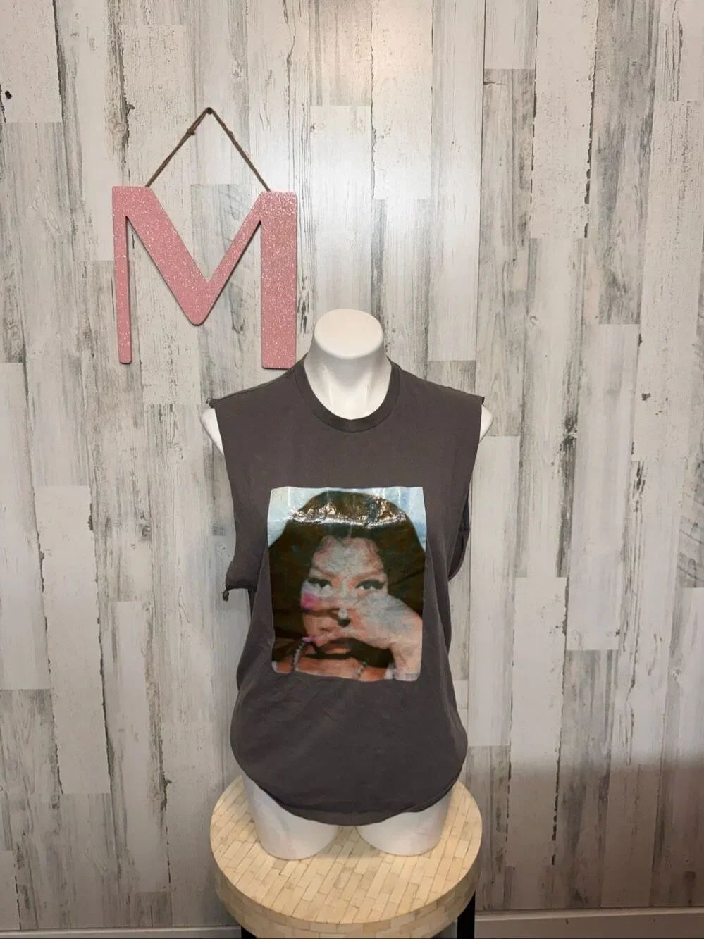 Gildan Nicki Minaj SOS Graphic Sleeveless Muscle Tank Top Unisex Size Medium Cha